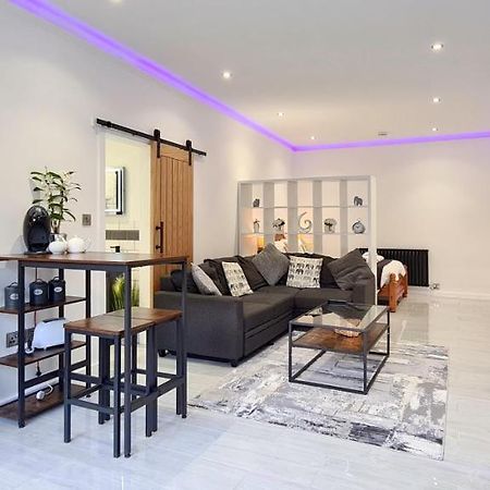 The Studio, Luxury Modern Apartment In The South Hams, Stunning Walks On The Doorstep, A 20 Minute Drive To The Beautiful Sandy Beaches, Quiet Courtyard Setting, Shops, Bars And Restaurants A Short Walk Away! Ivybridge Exteriör bild
