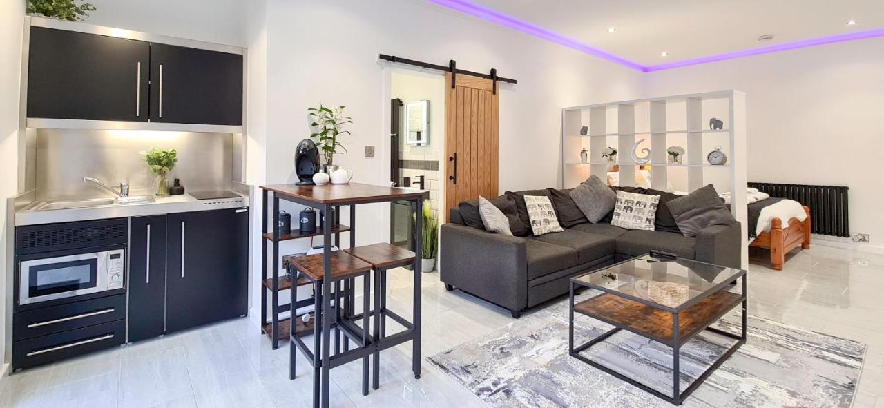 The Studio, Luxury Modern Apartment In The South Hams, Stunning Walks On The Doorstep, A 20 Minute Drive To The Beautiful Sandy Beaches, Quiet Courtyard Setting, Shops, Bars And Restaurants A Short Walk Away! Ivybridge Exteriör bild
